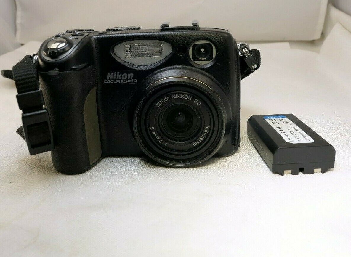 Nikon COOLPIX 5400 5MP Digital Camera AS IS no power