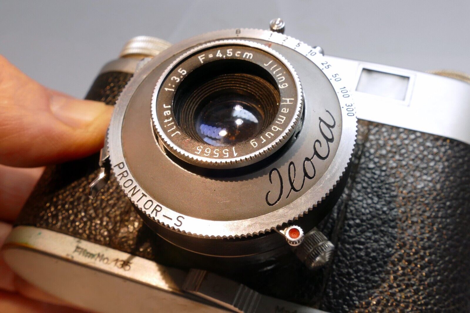 Iloca I Rangefinder Camera with V JLitar f3.5 4.5cm lens Prontor S Shutter  1940
