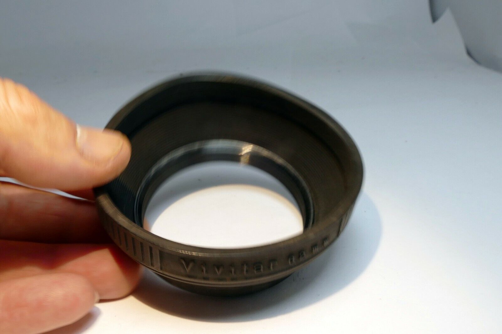 Vivitar 62mm rubber Lens Hood Shade screw in for 70-210mm 90mm macro
