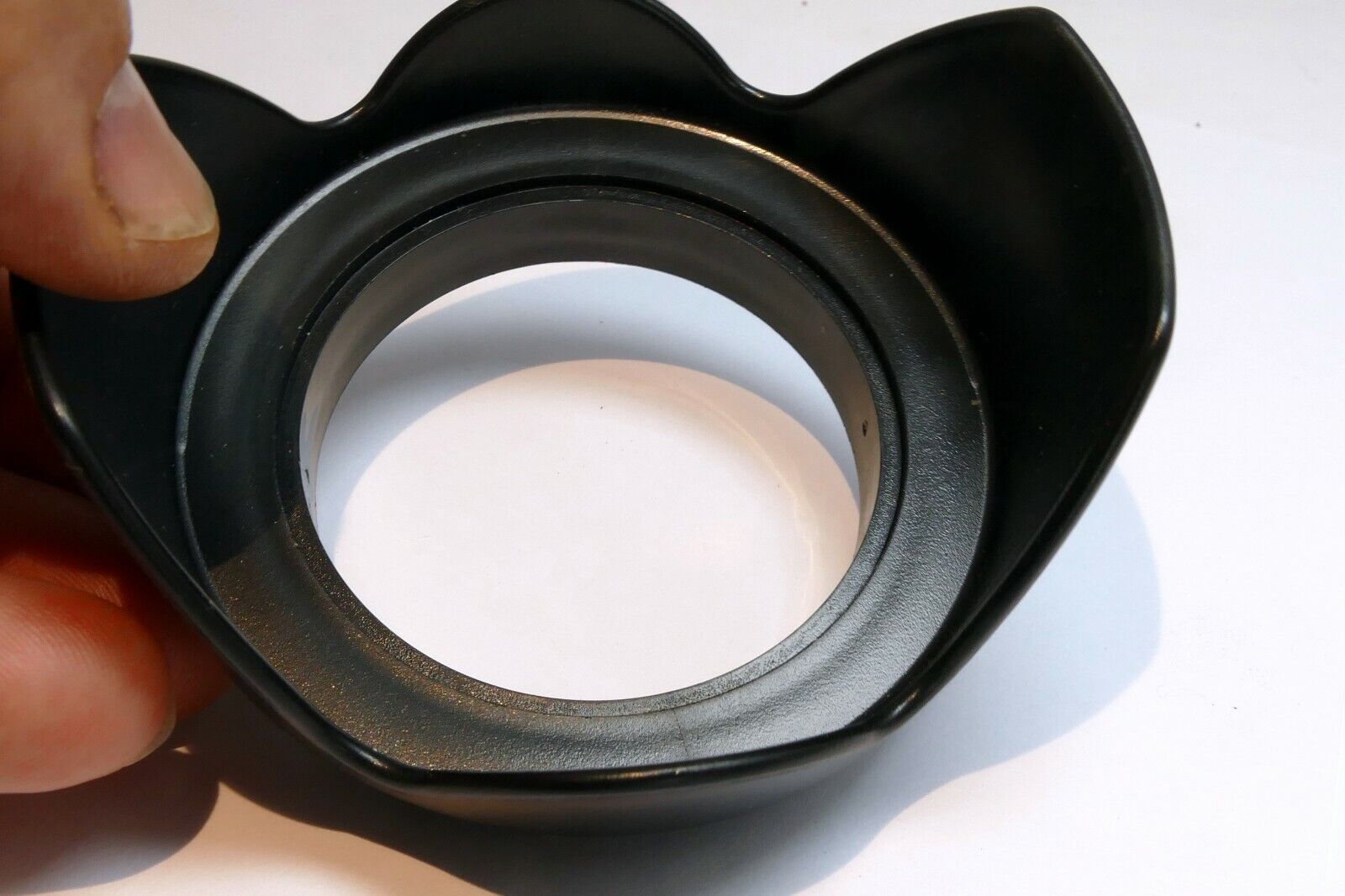 58mm Lens Hood Shade threaded plastic petal shaped  for 50mm 18-55mm