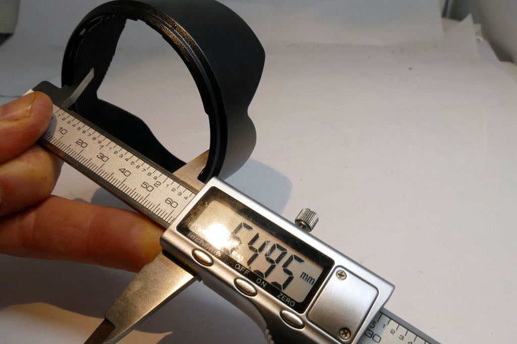 58mm  Lens Hood Shade twist on for  Tamron