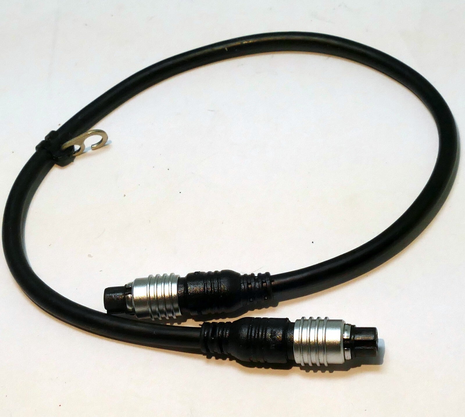 Olympus OM TTL Grip 2 Cord Flash Sync Cable ( 1 foot - 5 pin) long T32