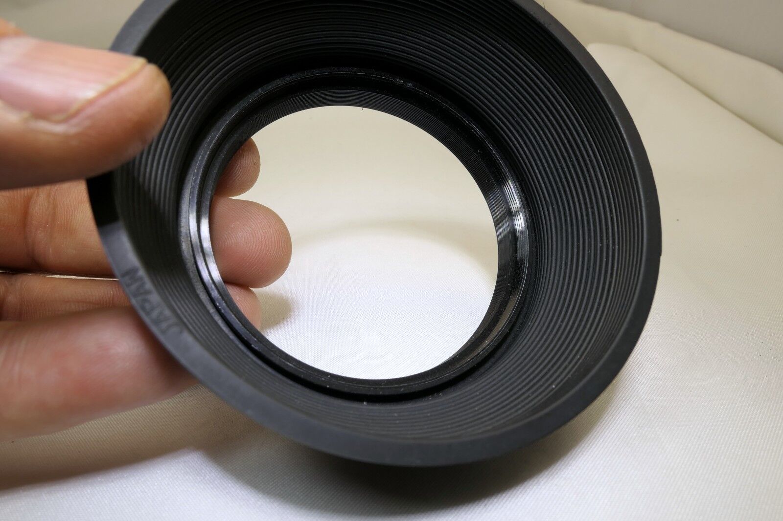 67mm Collapsible Rubber Lens Hood double threaded for 70-210mm f3.5