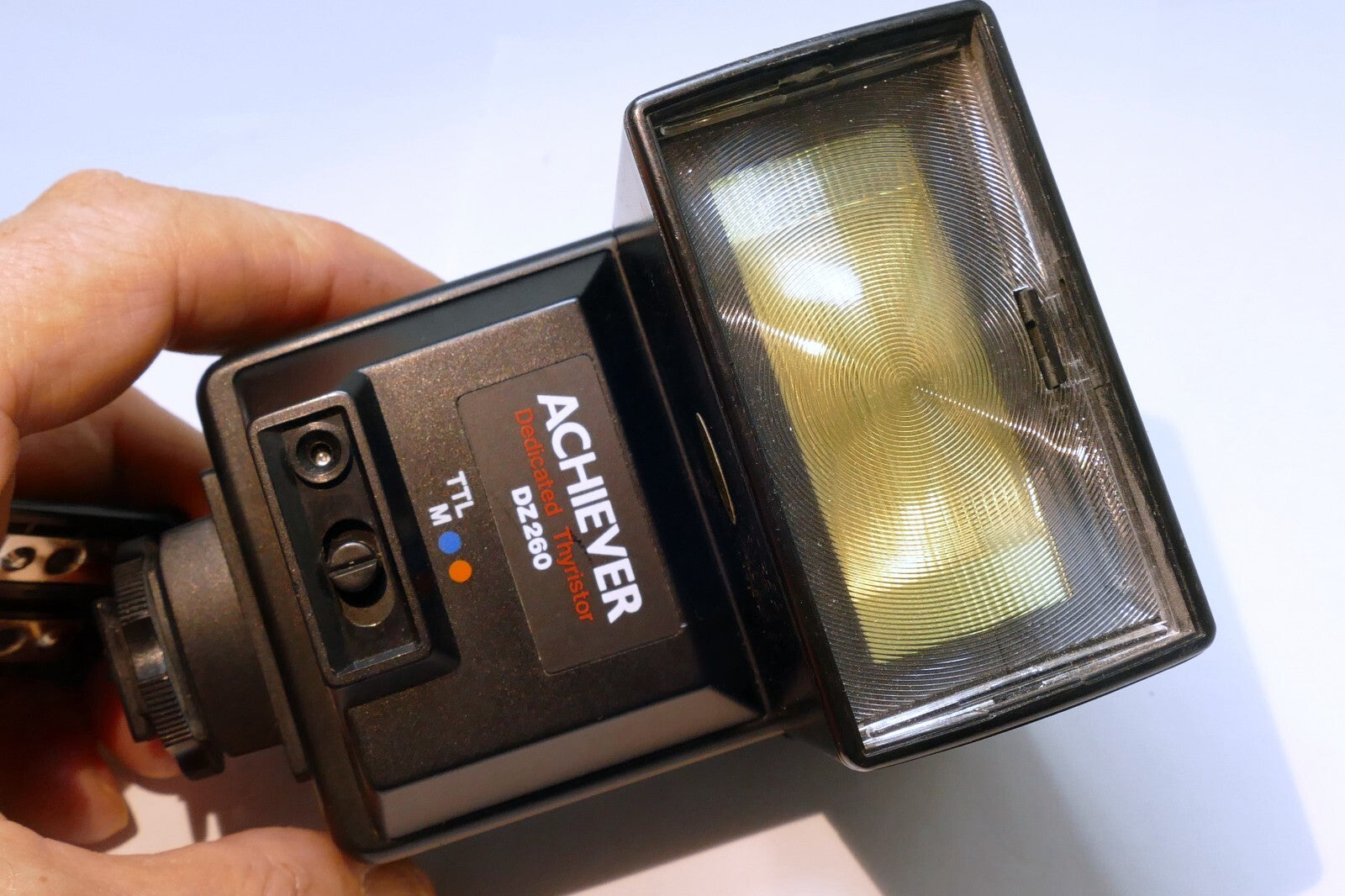 Achiever Dedicated Thyristor DZ260 automatic Flash For OM-1 Olympus  OM-2n