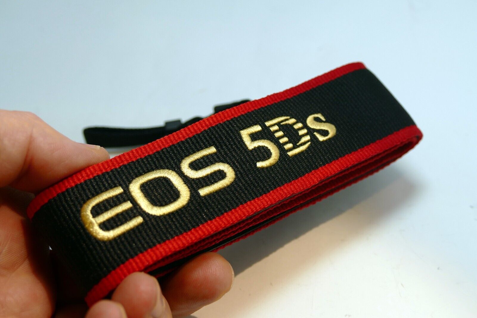 Canon EOS 5Ds Digital Camera Neck Shoulder Strap Black-Red-Gold - Genuine OEM