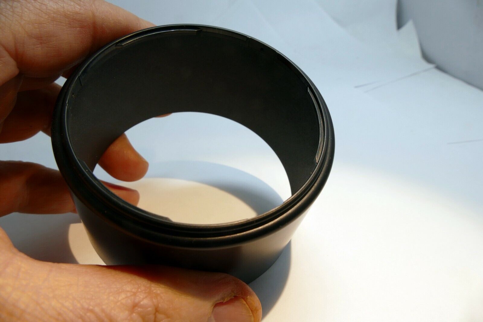 69.5mm ID Petal Shaped Plastic Lens Hood  Telephoto 70-300mm