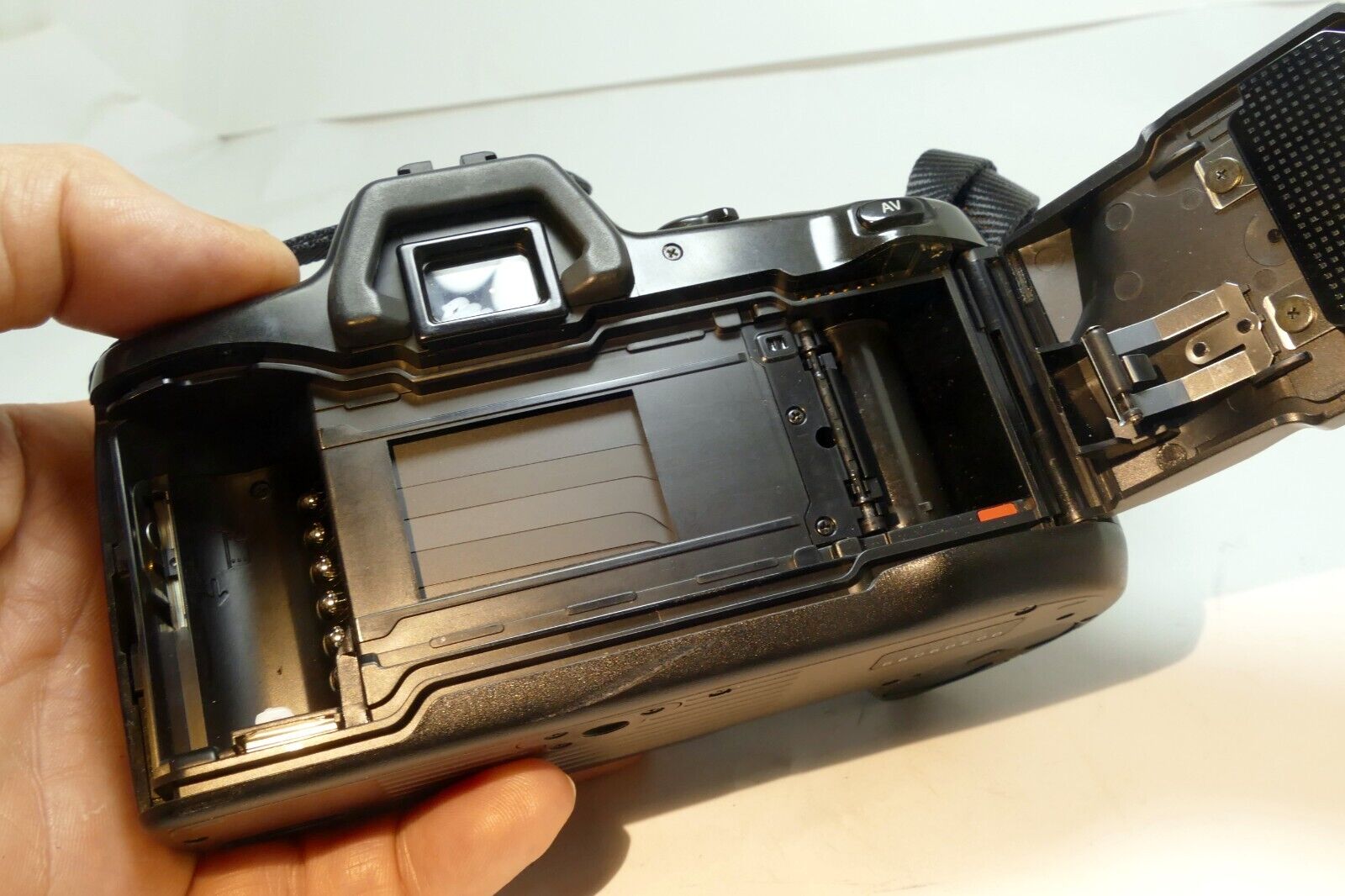 Minolta Maxxum 400si 35mm SLR Film Camera Body