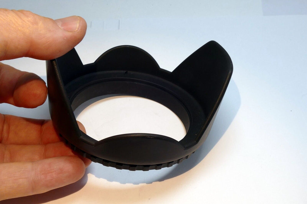 77mm  Lens hood shade plastic petal shaped  threaded screw in