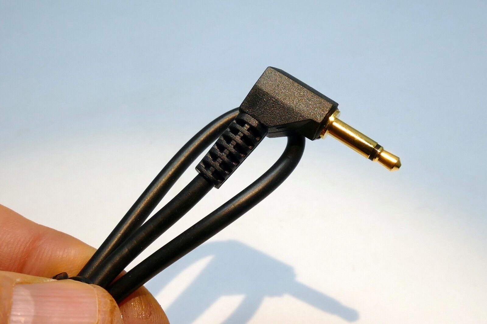MONO Male to Male 3.5mm to 3.5mm Audio Cable 1 foot long 90 degree extension