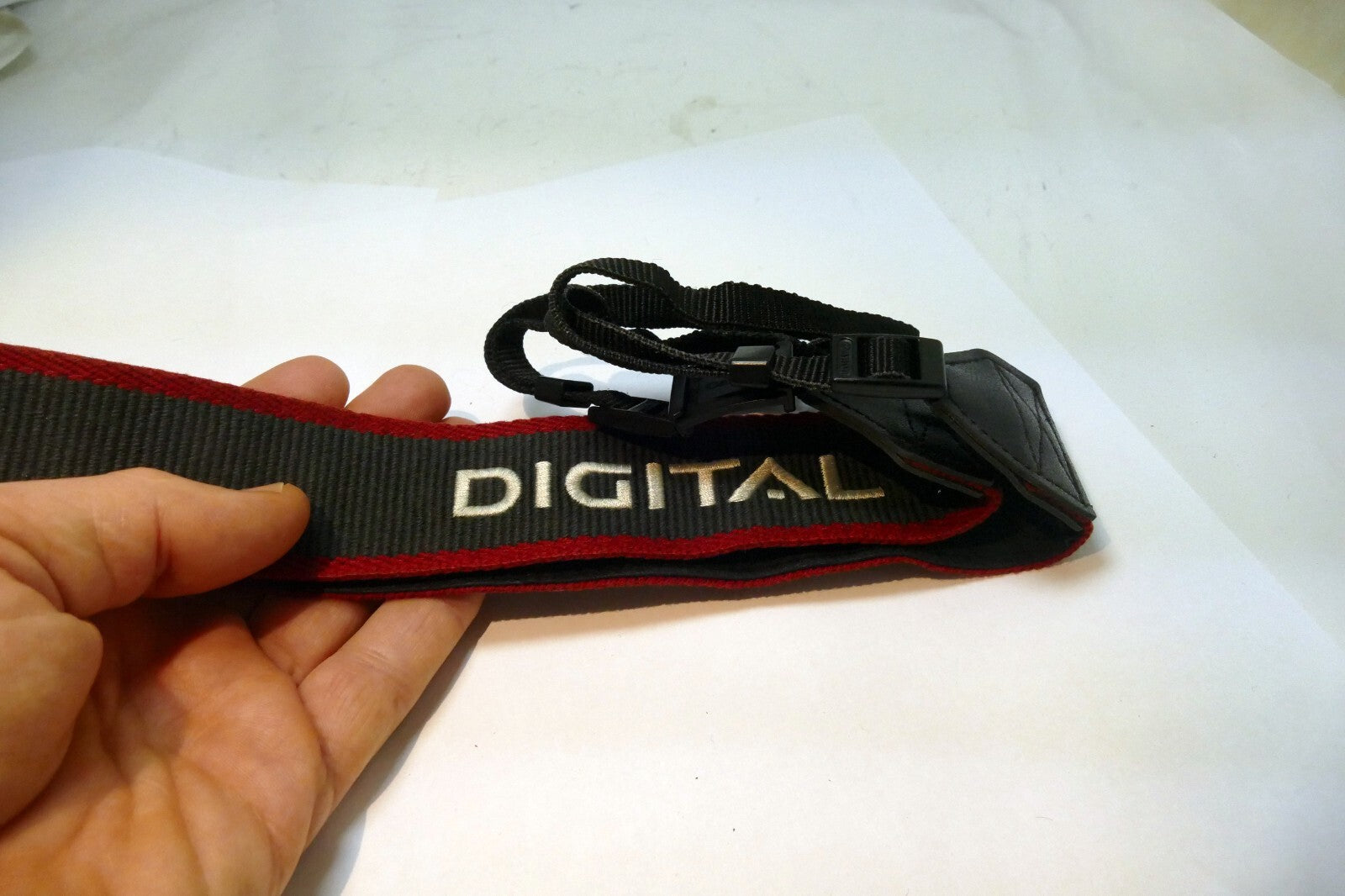 Canon EOS Digital Rebel Camera Neck Shoulder Strap Gray/Red - Genuine