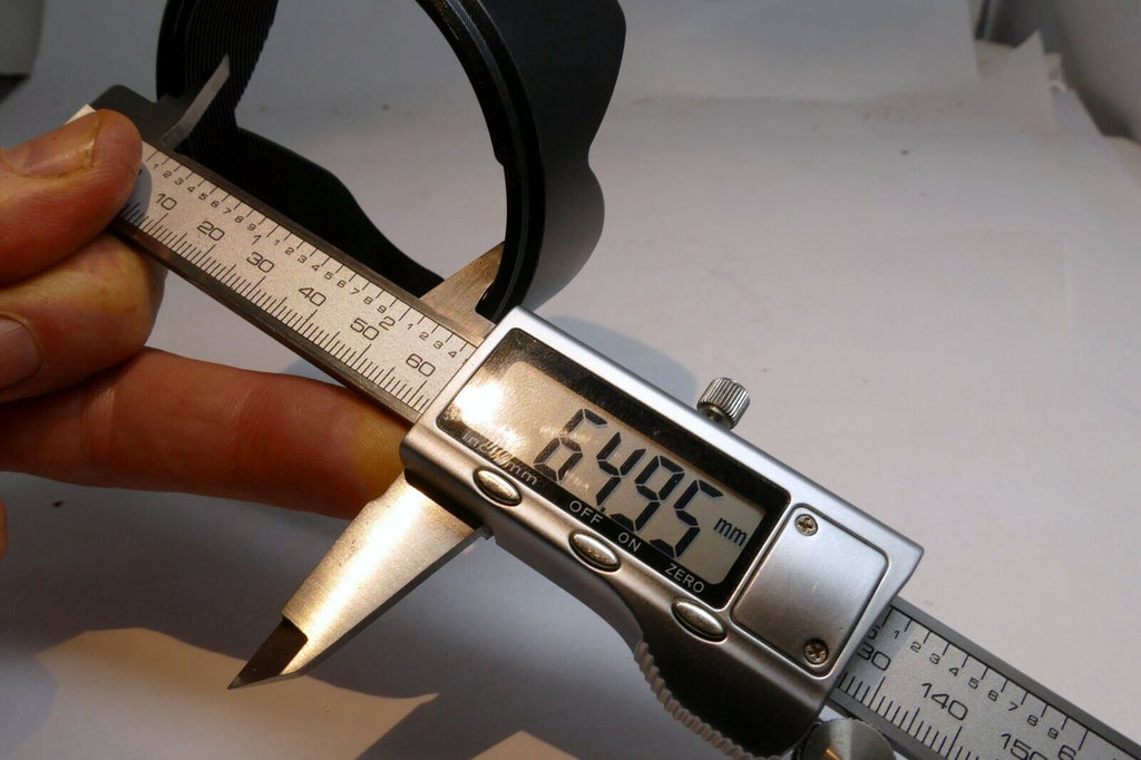 58mm  Lens Hood Shade twist on for  Tamron