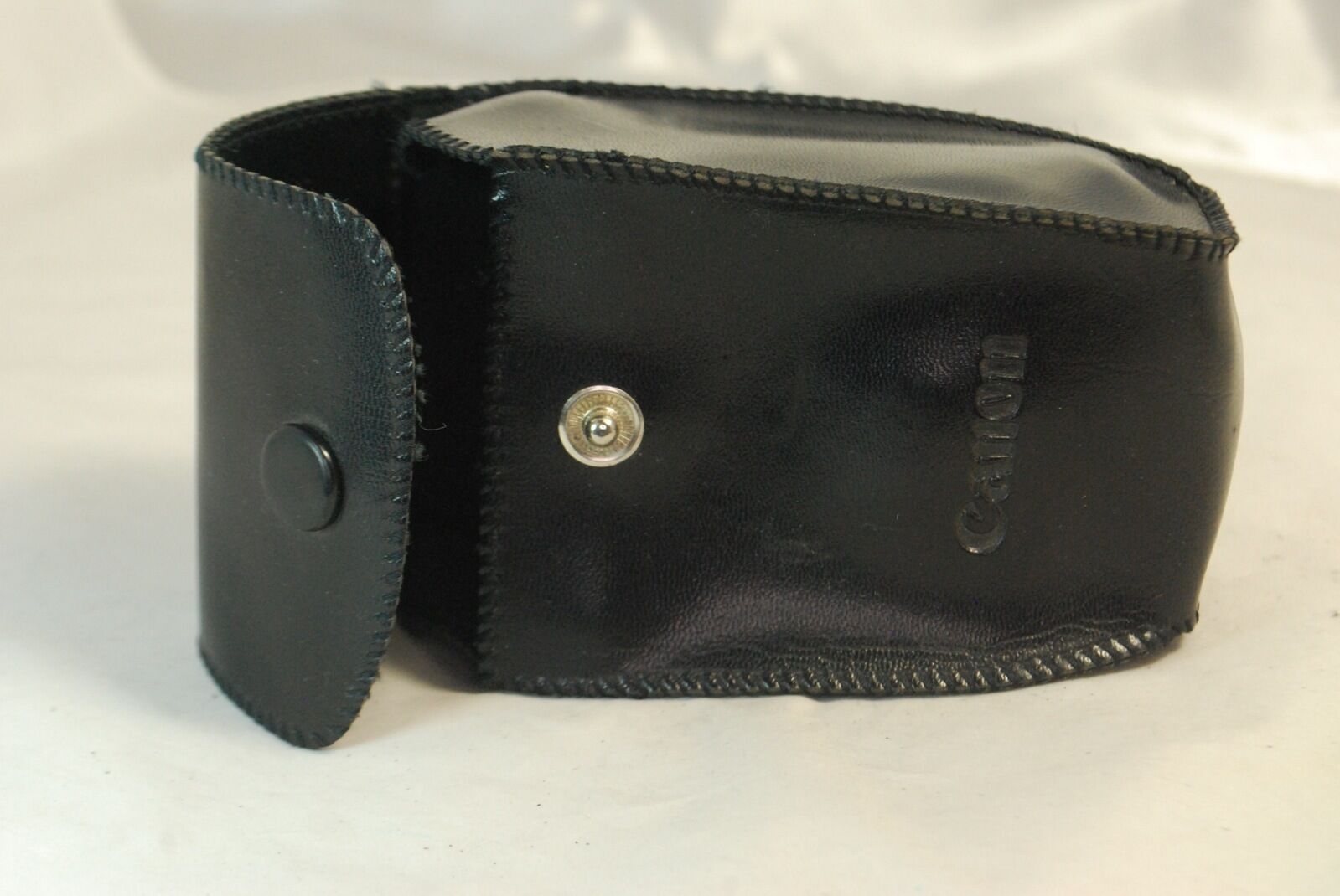 Empty case for  Canon A177 Black Leather Flash Case 5321026