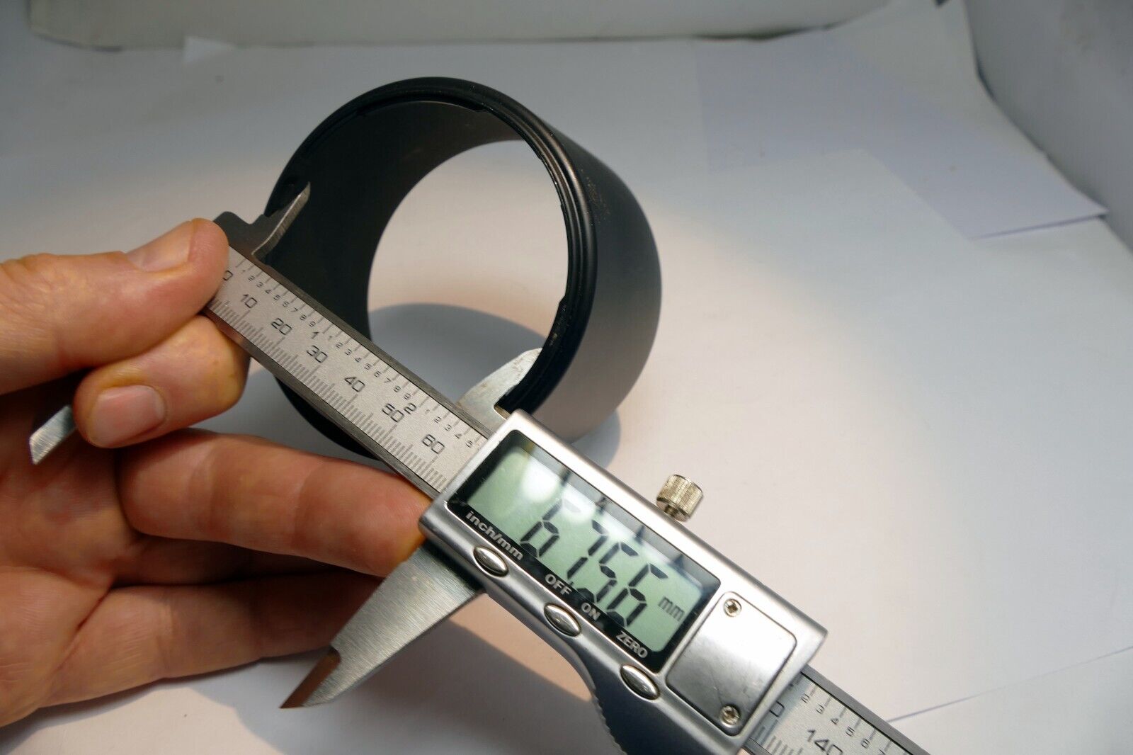 62mm OD Lens Hood Shade plastic twist on type