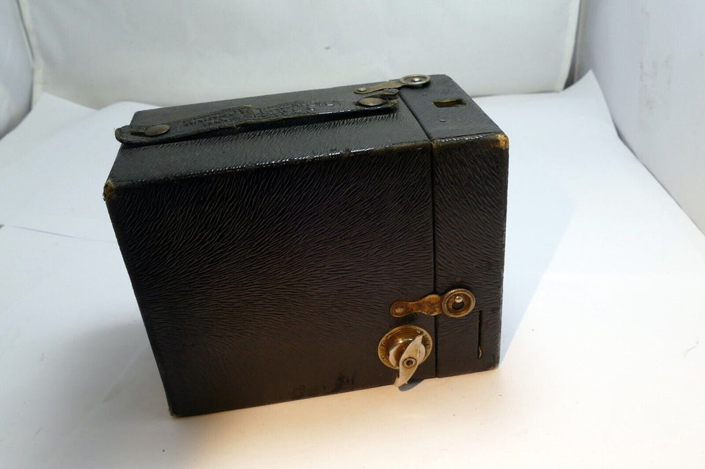 EASTMAN KODAK CARTRIDGE HAWK-EYE NO. 2 MODEL C BOX CAMERA