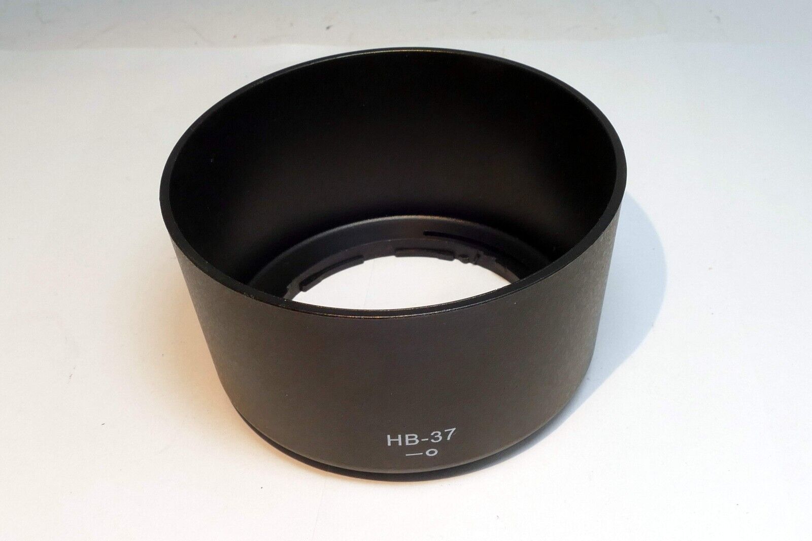 Lens Hood HB-37 Shade for AF-S DX NIKKOR 55-200mm f/4-5.6G ED