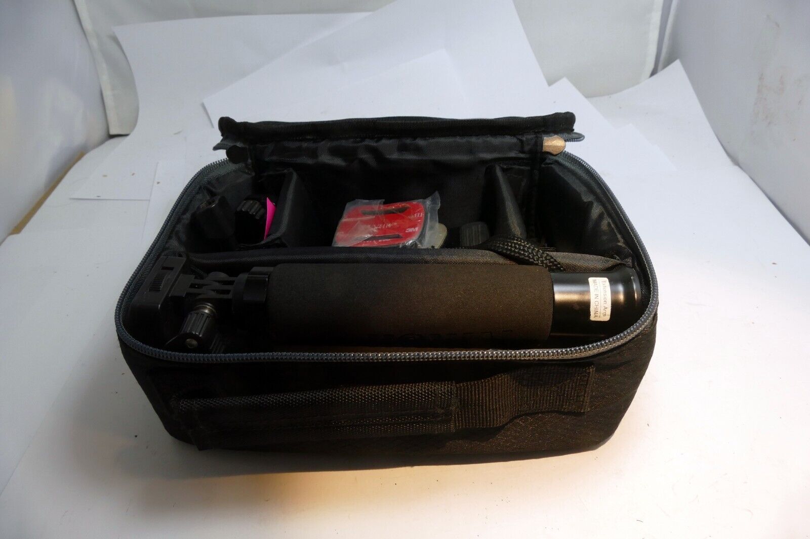 Nikon AA-10 messenger Case w/ Mount Camera Clip w tripod head selfie stick
