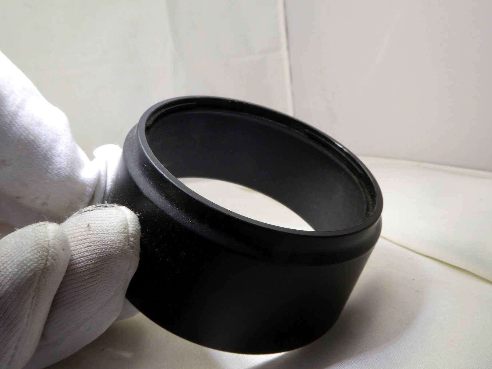 Lens Hood for lens 58mm rim  twist on type