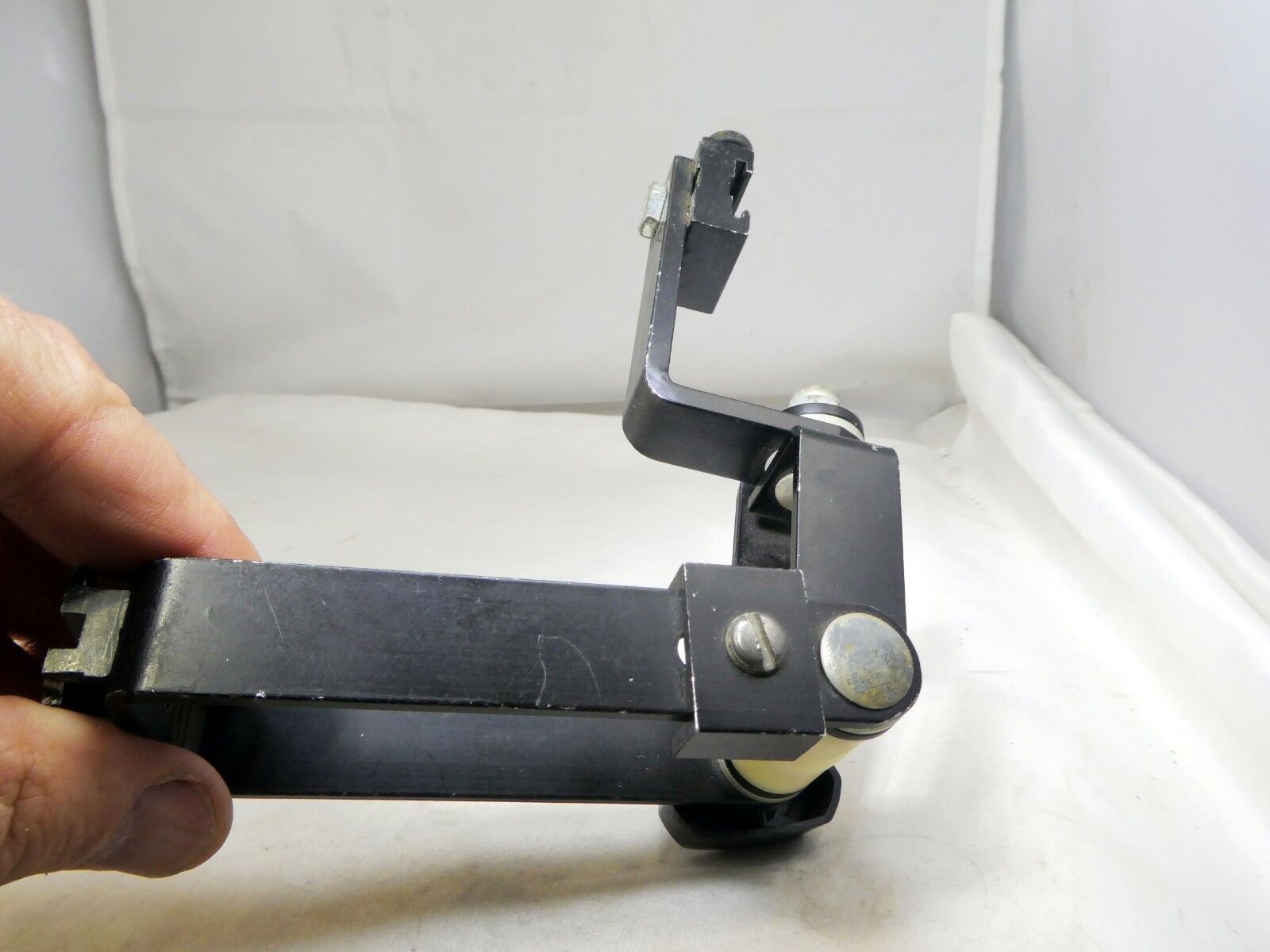 Flash adapter for the tripod or bracket