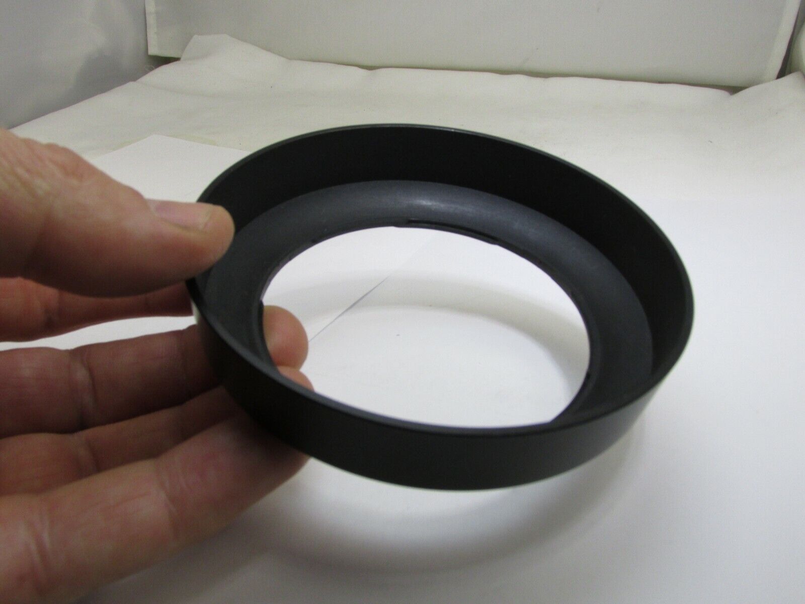 Lens Hood Shade adapter  twist on type for  WIDE-ANGLE 75mm ID for 72mm rim