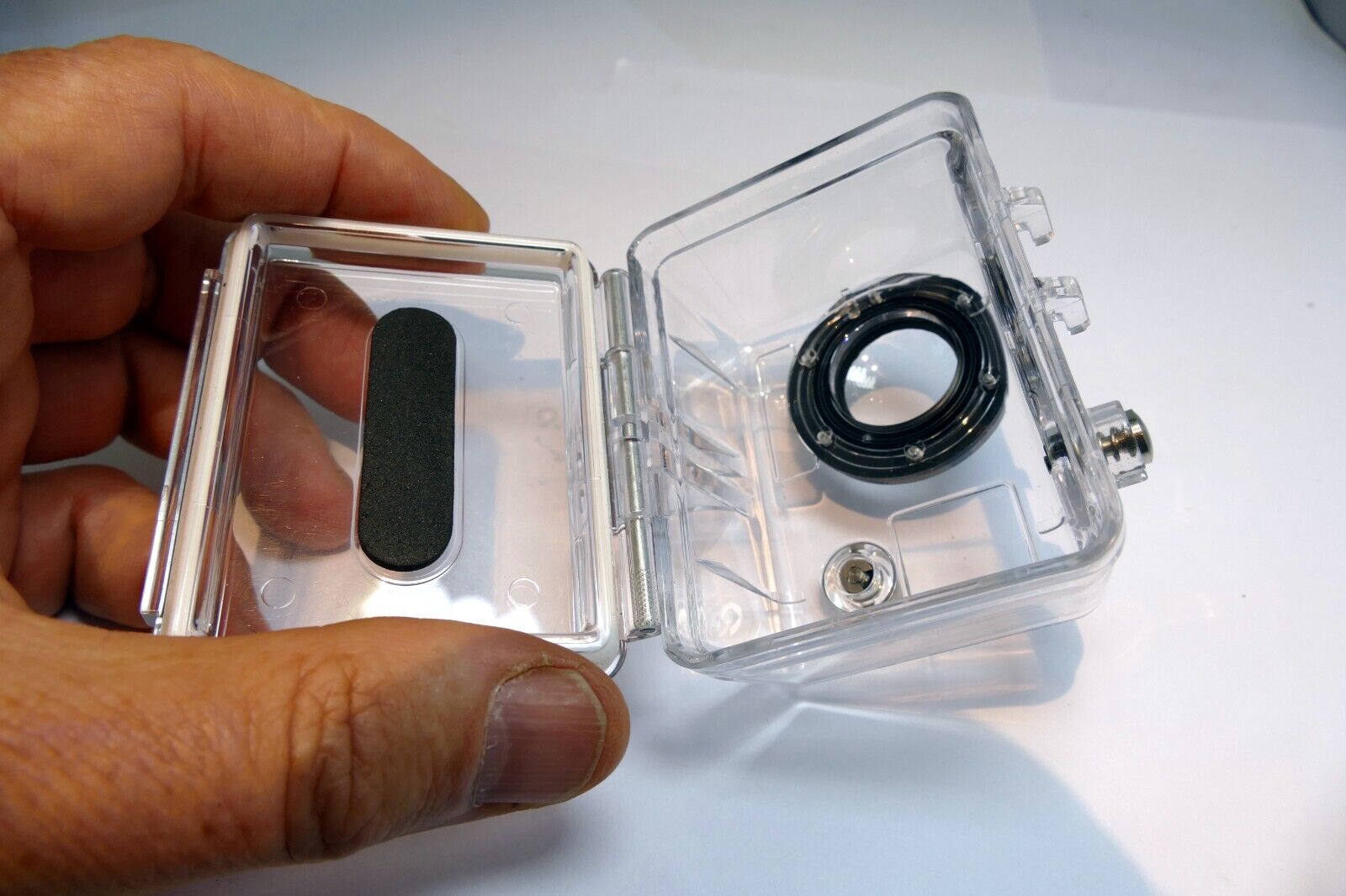 GoPro HERO plastic hard case  housing - missing locking buckle