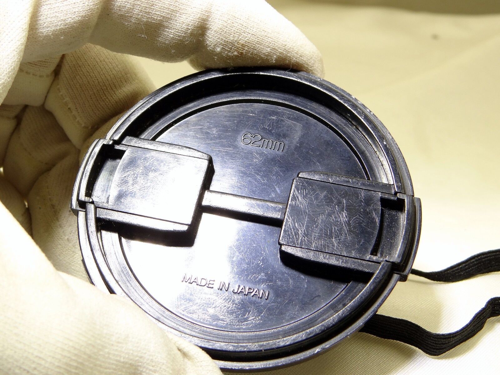 Nikon 62mm Front Lens Cap with keeper string Genuine