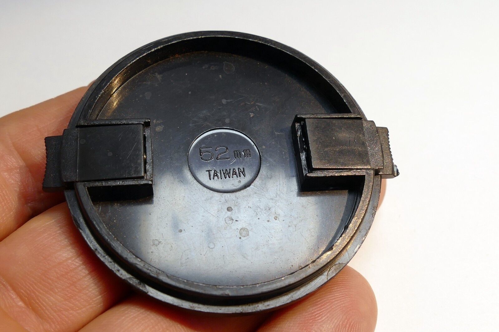 52mm snap on type Front Lens Cap for 50mm f1.7 f1.8