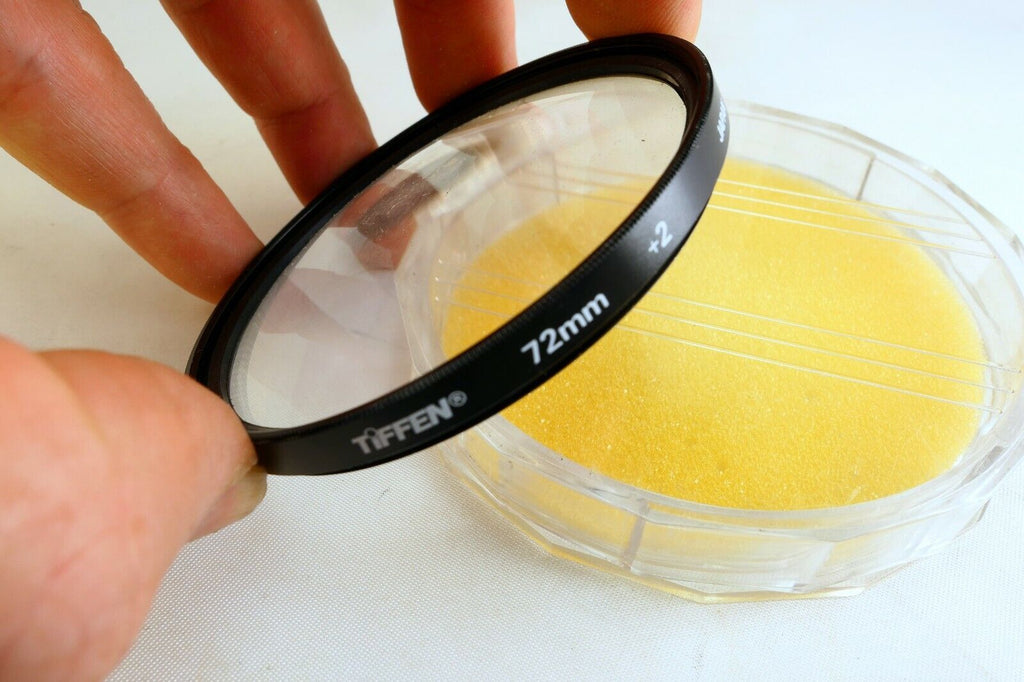 Tiffen 72mm +2 Close up macro lens filter scratched in the center