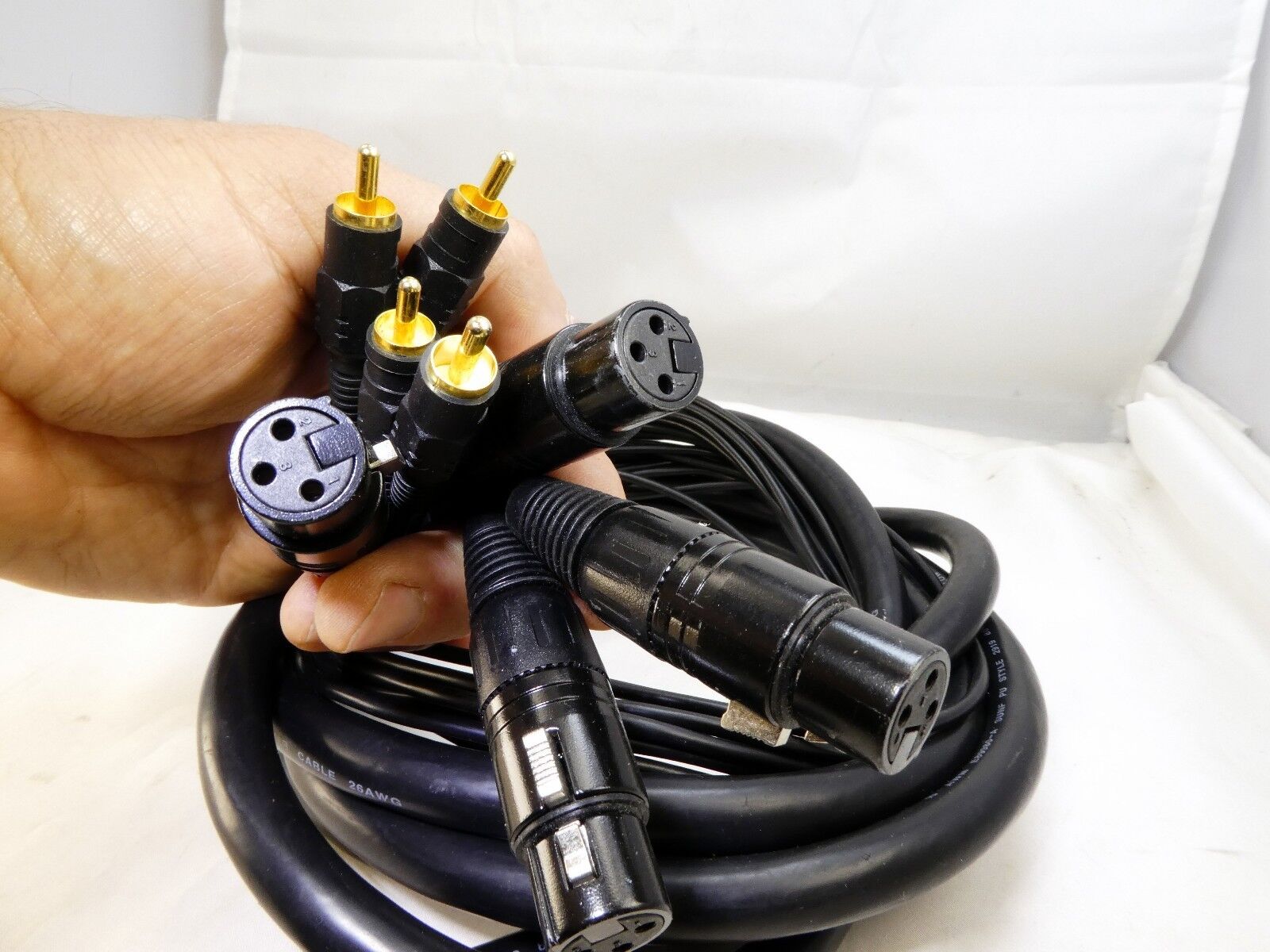 AWM E89980-A SUNF PU STYLE 2919 LOW VOLTAGE COMPUTER CABLE 26AWG 4 XLR Video