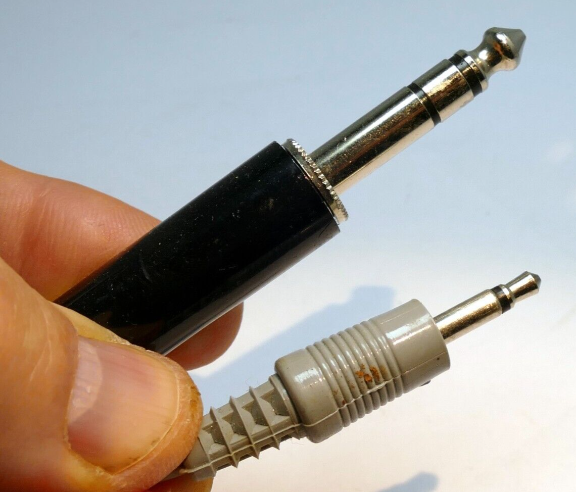 1/4 inch TS  Male to 3.5m Mono Audio  Cable  1  feet extension adapter