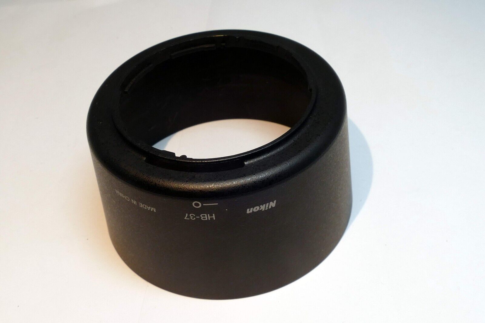 Nikon HB-37 Lens hood Shade for VR 85mm f3.5 Nikkor  -  OEM Original