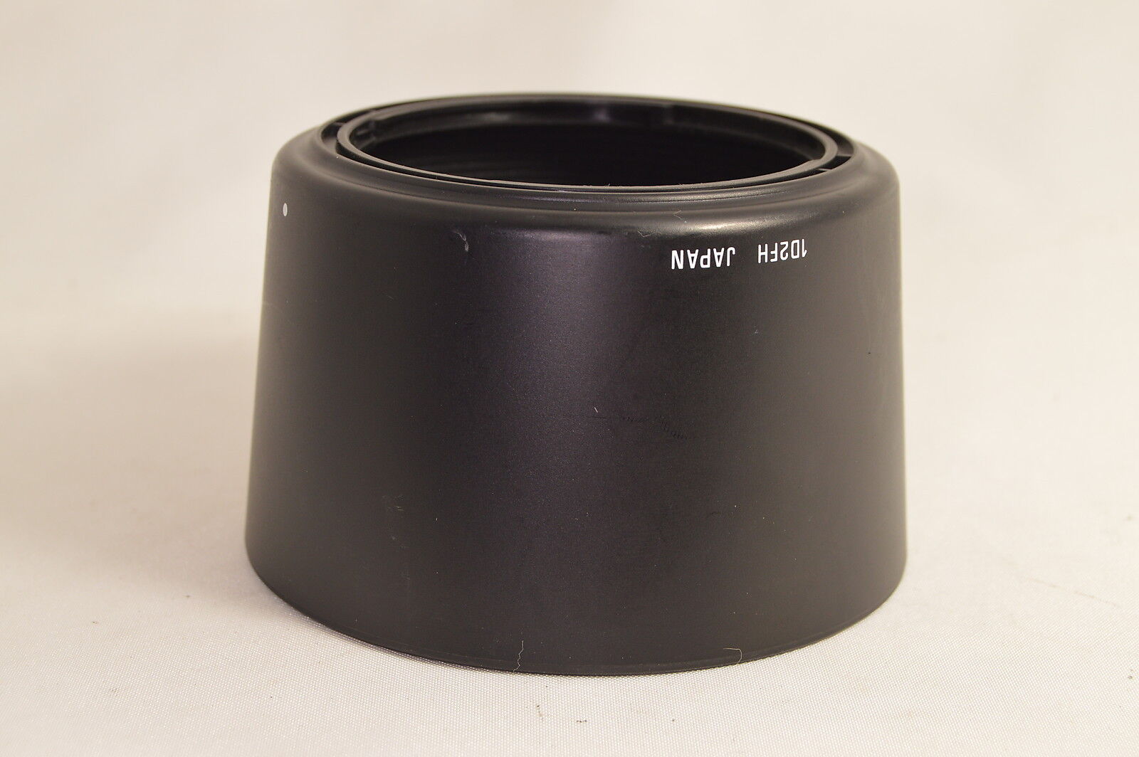 Tamron 1D2FH Plastic Lens Hood for 100-300mm f5-6.3 AF zoom tele SP O108026