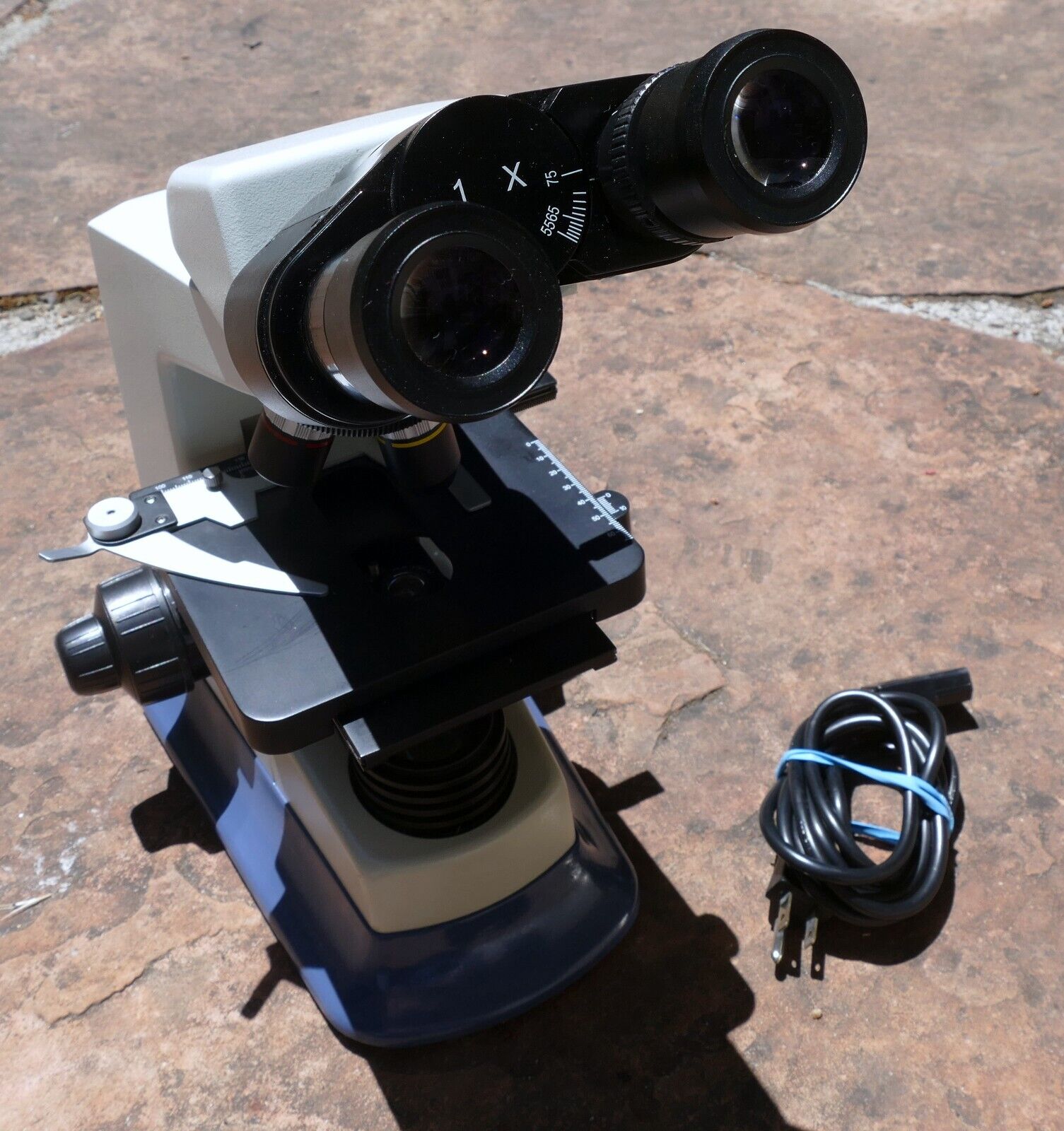 N-180M Biological Lab Medical Microscope Novel - w/ 4X 10X PH 160 0.17 objective