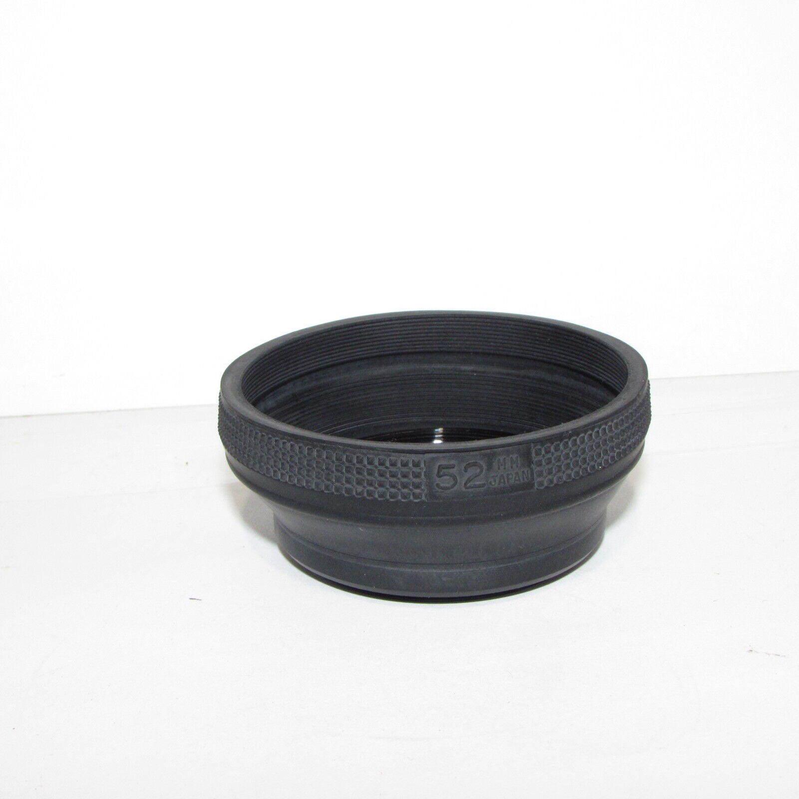 Screw in 52mm Collapsible Rubber Lens Hood or 50mm f1.4 18-50mm