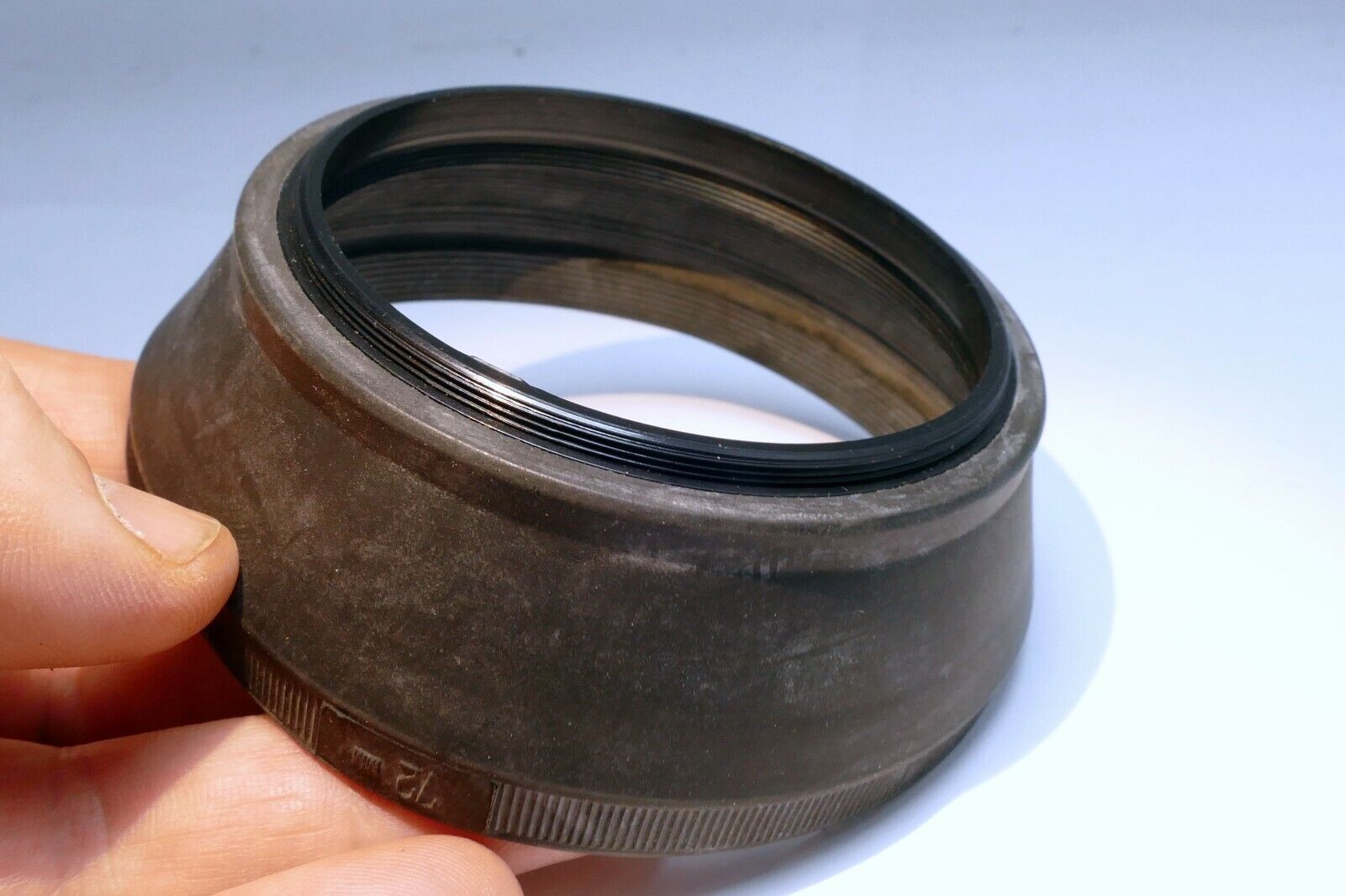 72mm rubber Lens Hood Shade screw in double  threaded for 300mm