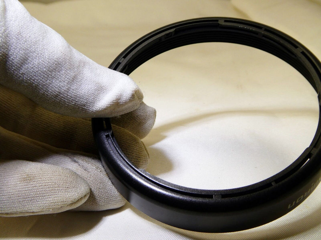 Tamron 85FH  Lens Hood twist on type Genuine OEM