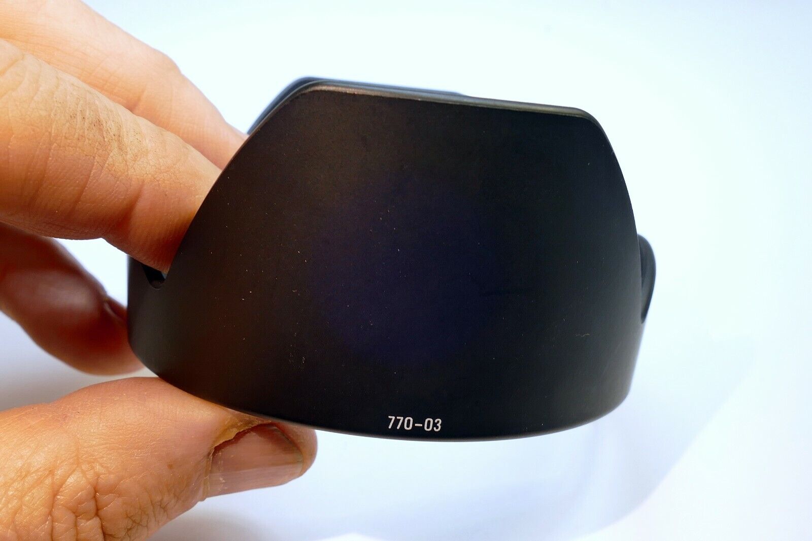 Sigma LH 770-03 Lens Hood Shade for 28-105mm f2.8-4 DG Aspherical Genuine at 72m