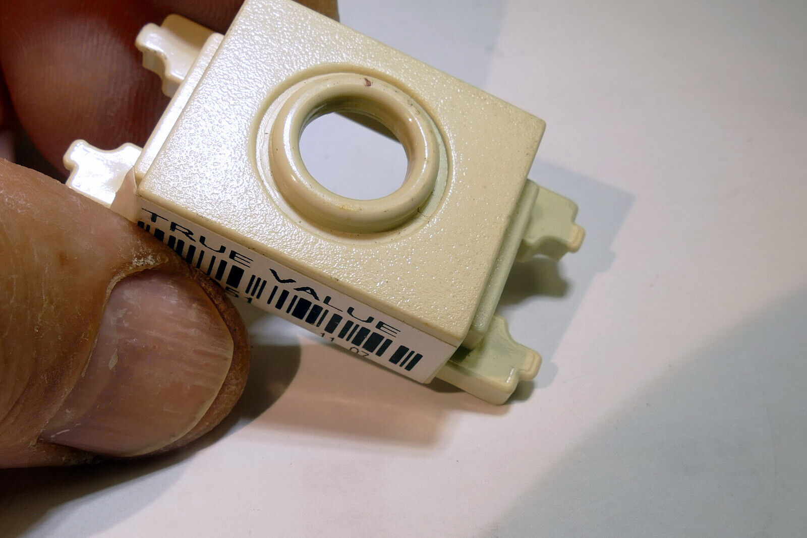 Single COAX  Cable Single  Ivory plate cap  562051