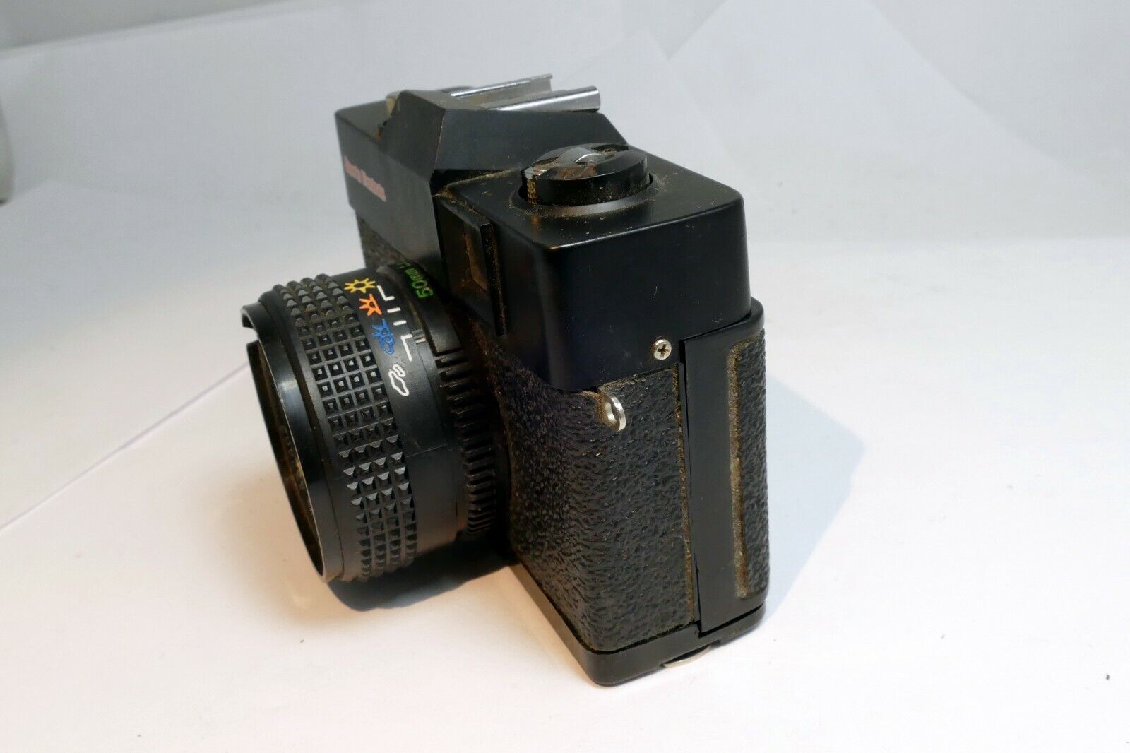 Sports Illustrated 35mm camera not working, damaged  -  for parts AS IS