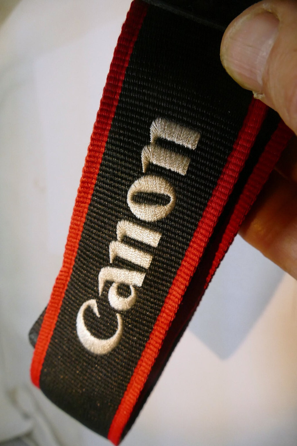 Canon EOS 80D Camera Neck Shoulder Strap Canvas Black/Red - Genuine OEM