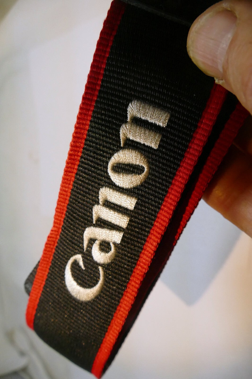 Canon EOS 80D Camera Neck Shoulder Strap Canvas Black/Red - Genuine OEM