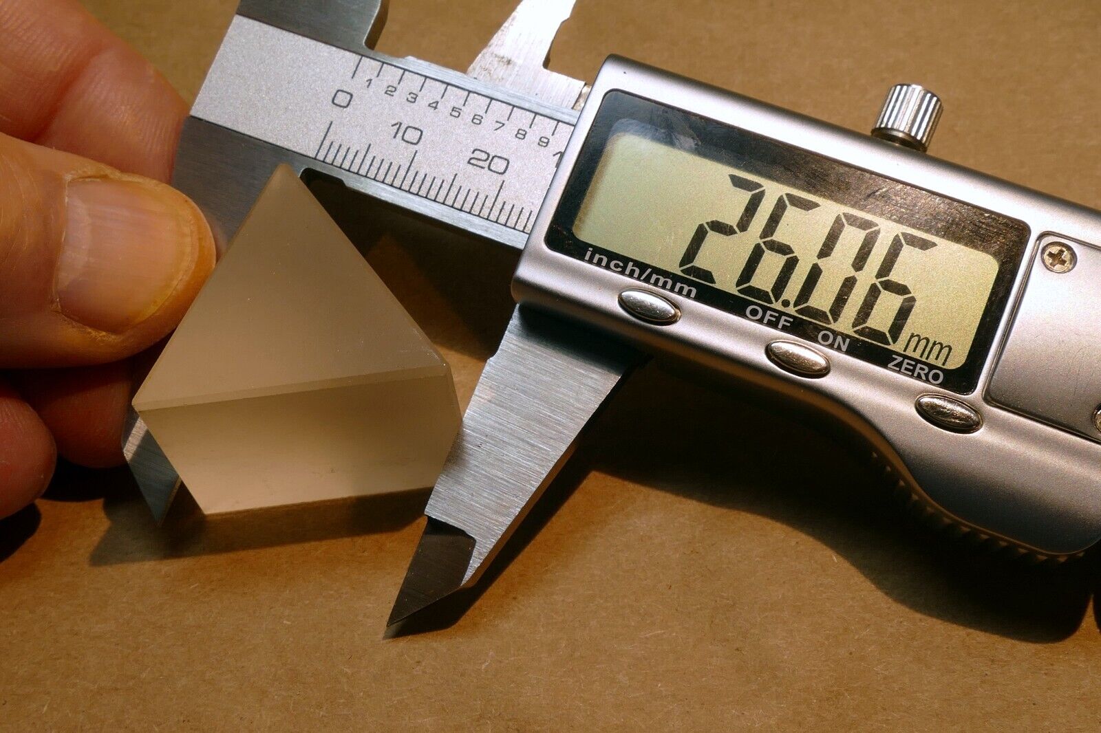 26mm Optical glass right angle prism 90 degree total reflection measurement