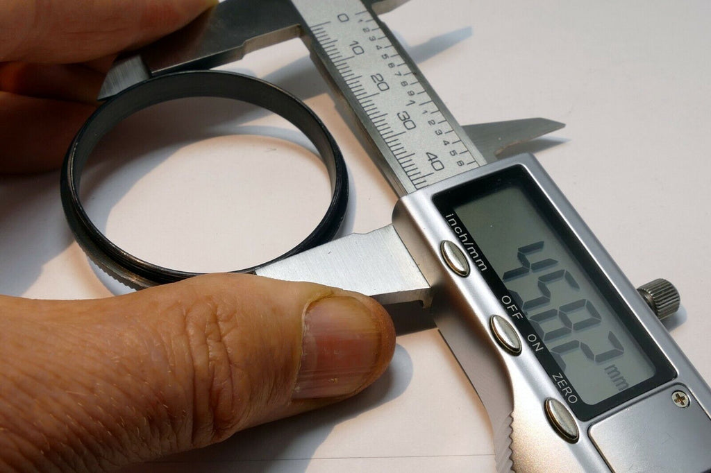 Ednalite  44.5mm series 6 VI retaining ring screw in 44mm