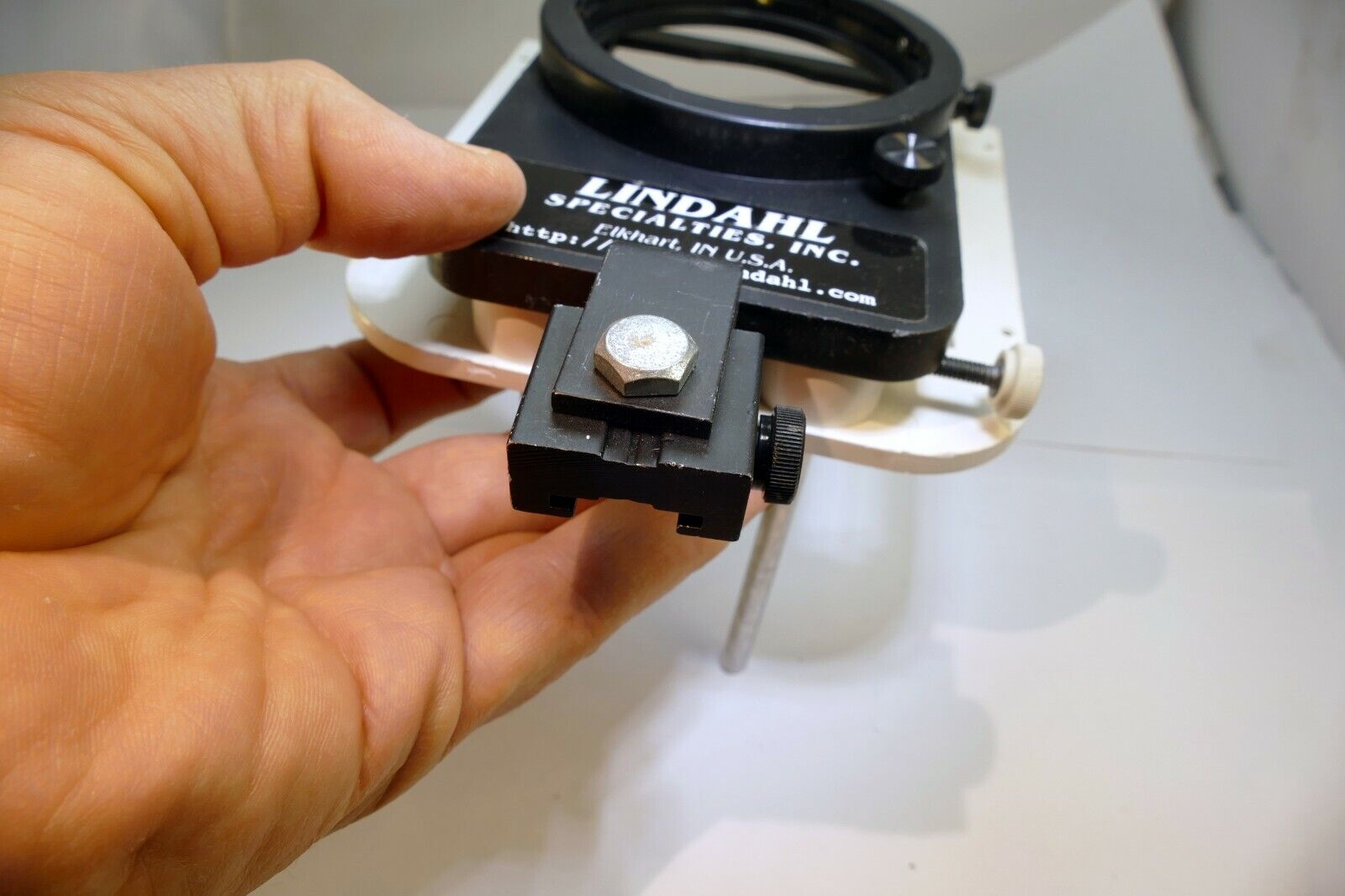 Lindahl Bellows lens Hood Single 3X3 slot filter holder (white)