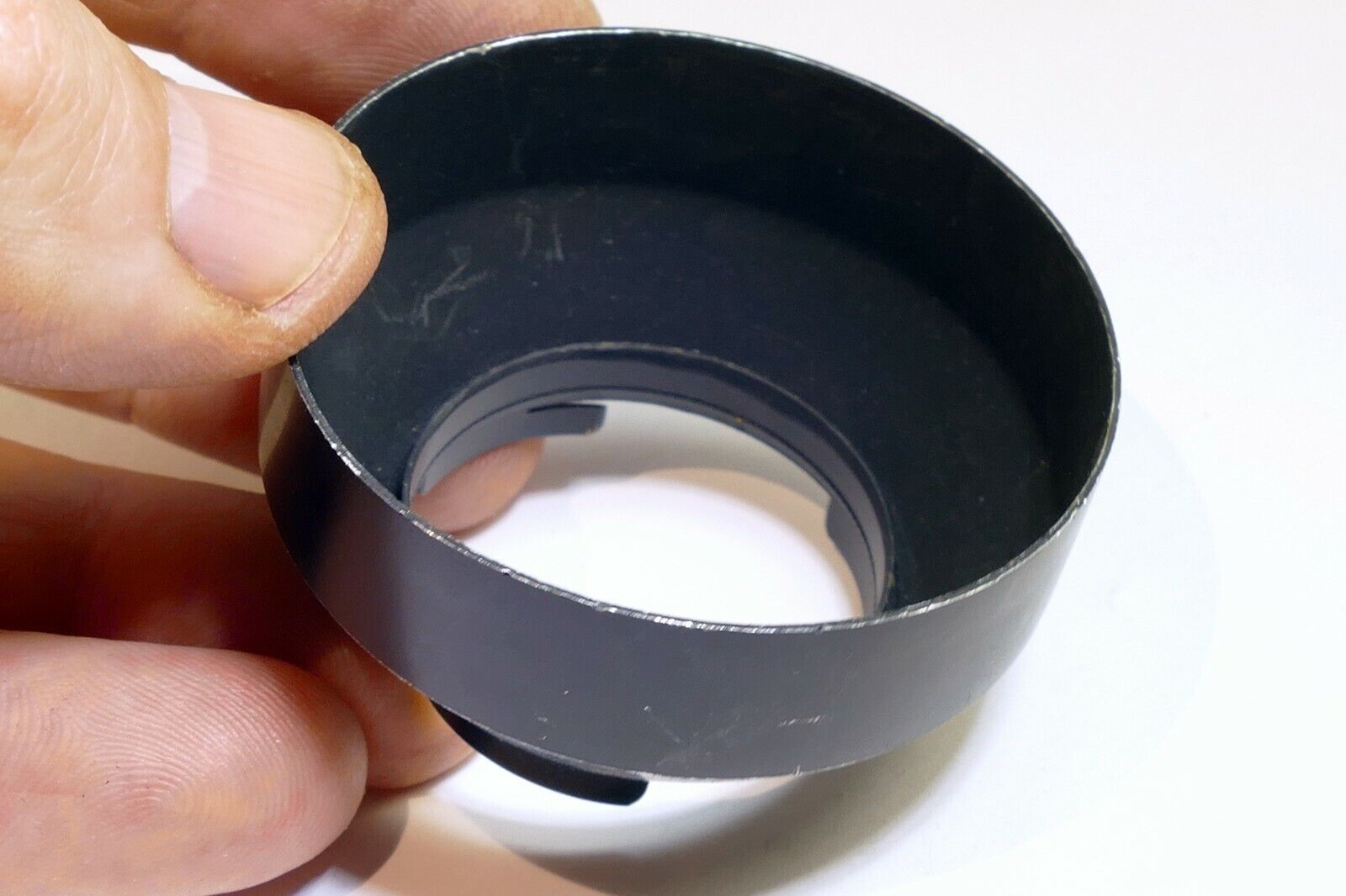 32-33mm series 5 V Metal Lens Hood Shade twist on type Black