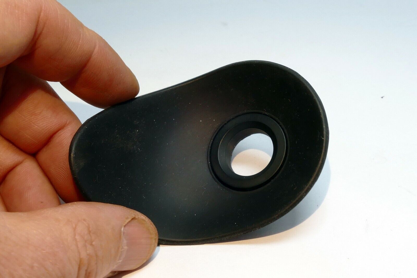 Hoodman 22mm round eye piece eye cup for Nikon D3X D7000 D810 D800 cameras DK17