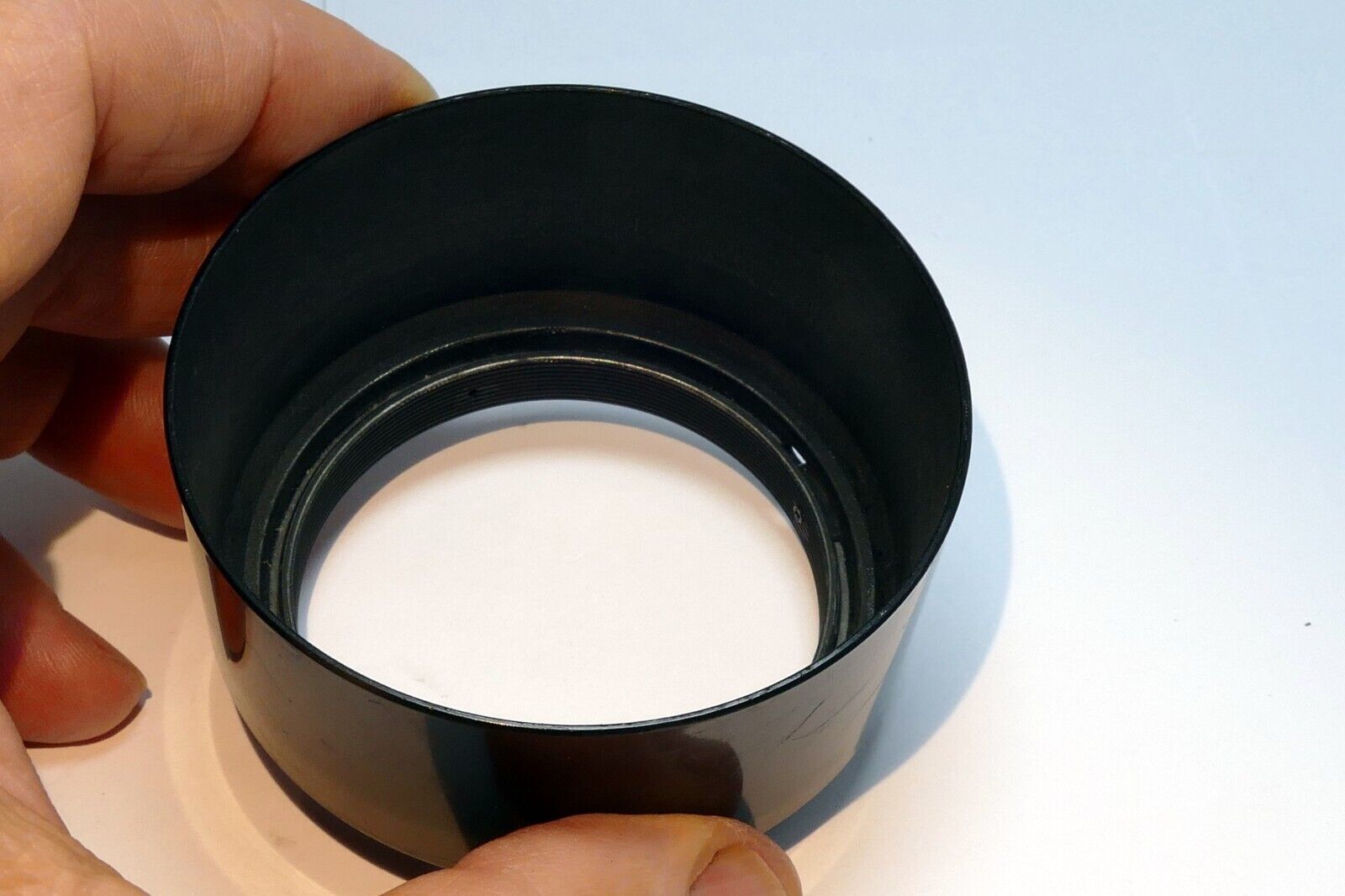 55mm Lens Hood Shade snap on plastic for 85mm 135mm telephoto