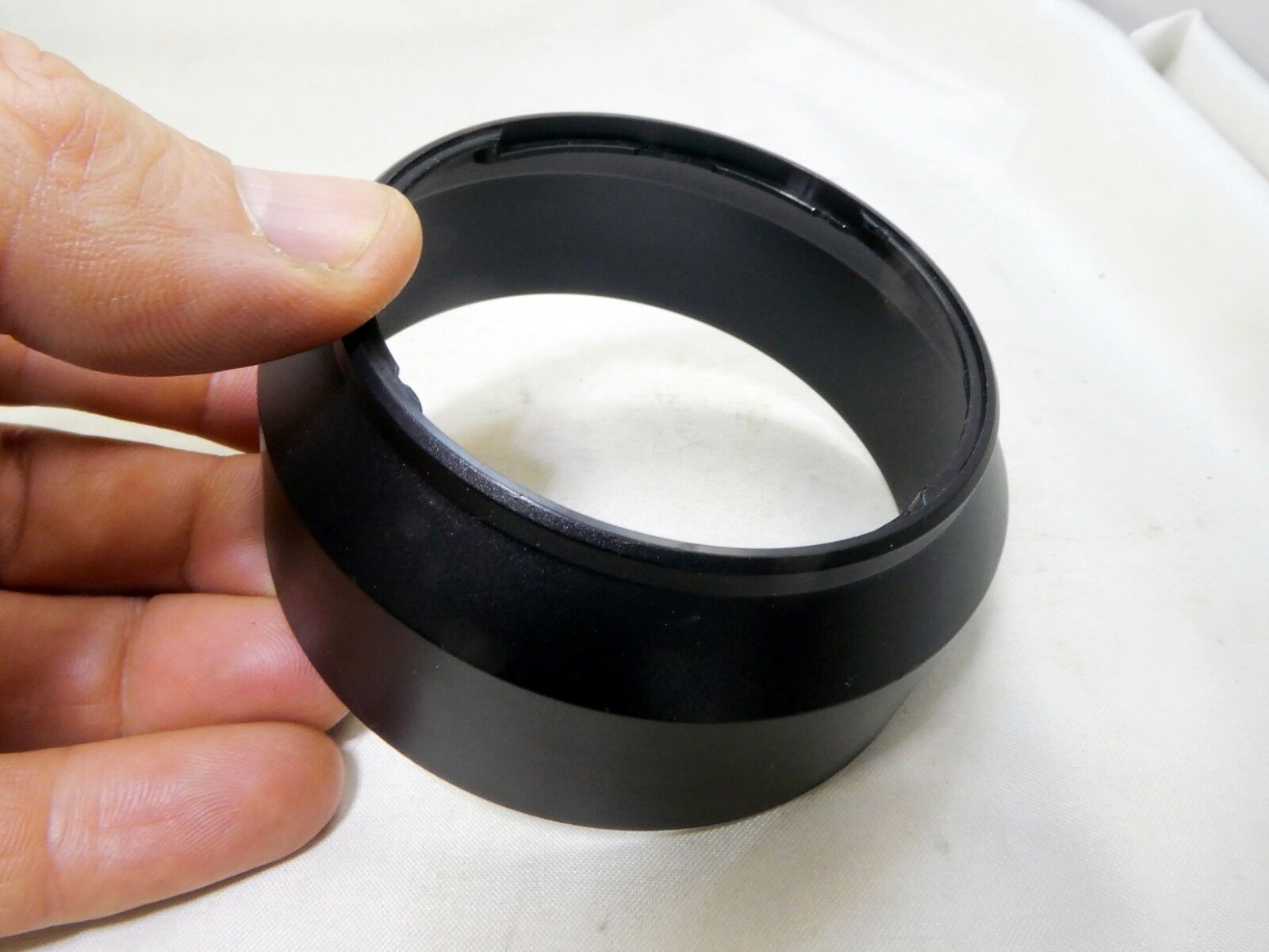 65mm ID  Plastic Lens Hood  twist on type (unknown brand)