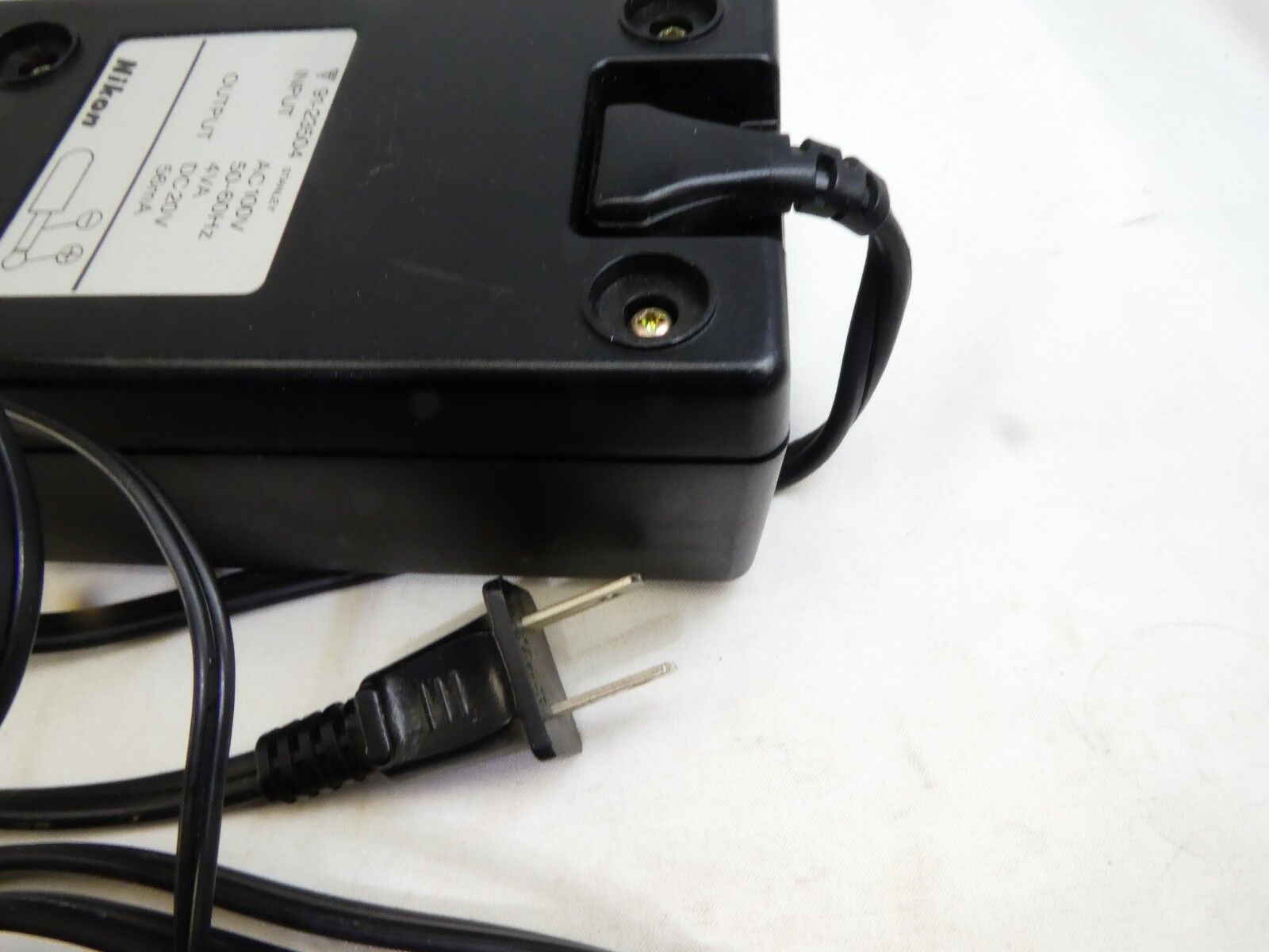 Nikon MH-2 Quick Charger Ac115/220-240V 50/60HZ 10W – DC20V with US wall cable