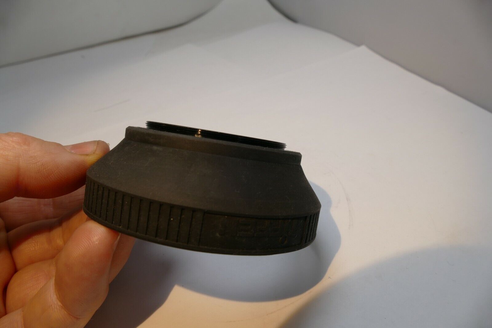 TIFFEN 52mm screw in Rubber Lens Hood Shade for telephoto 135mm  f2.8  lenses 85