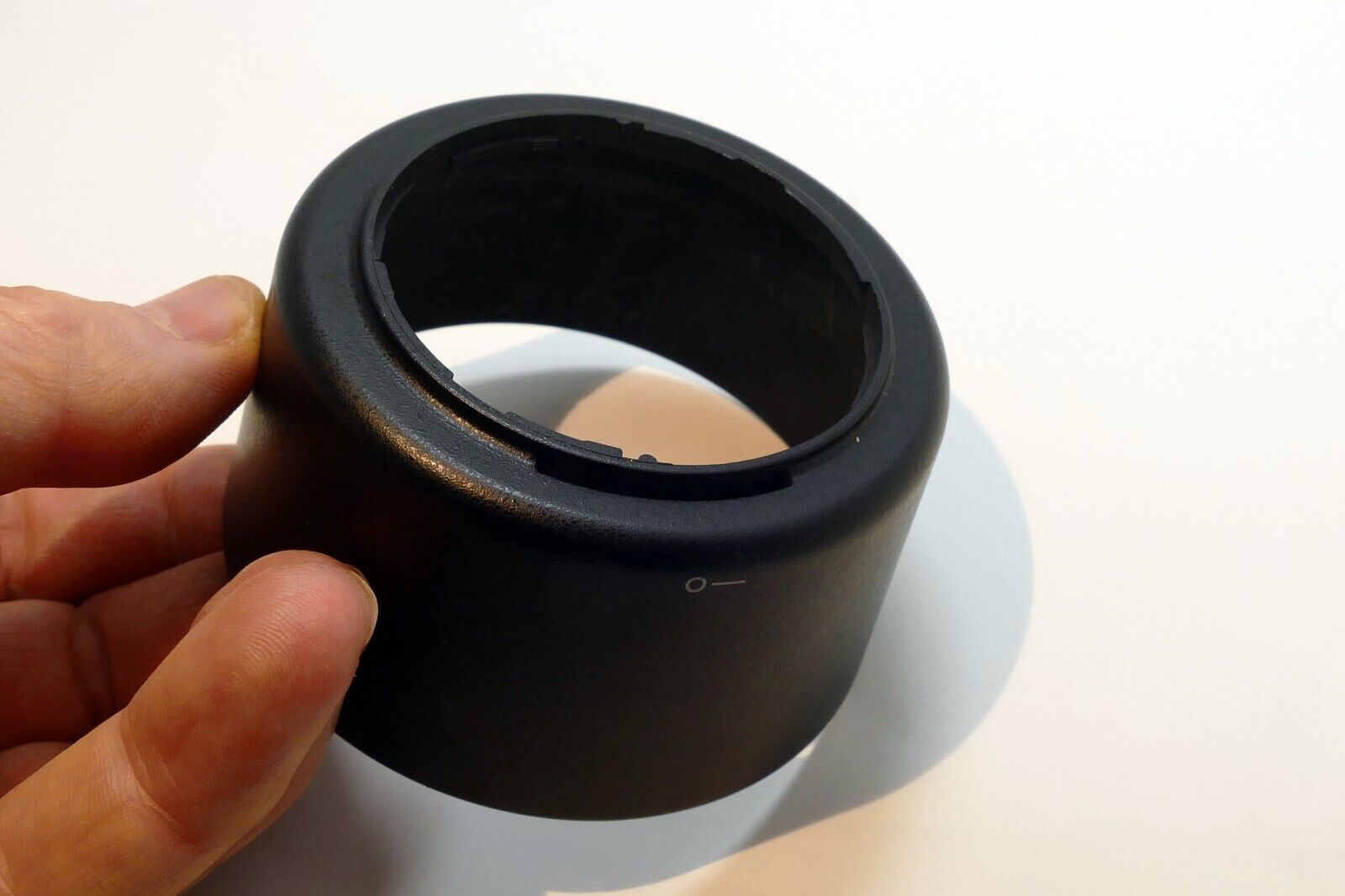 NIKON HB-37 Lens Hood Shade for AF-S VR 85mm f3.5 Nikkor  OEM Original